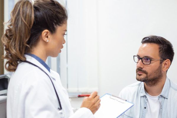 L’importanza del controllo e della comunicazione tra paziente e medici.