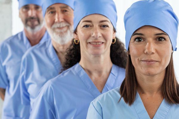 squadra medica - migliori cliniche trapianto capelli Italia