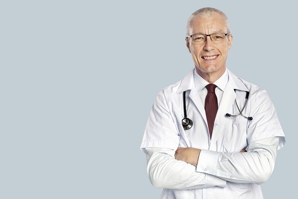 Come scegliere un buon chirurgo dei capelli