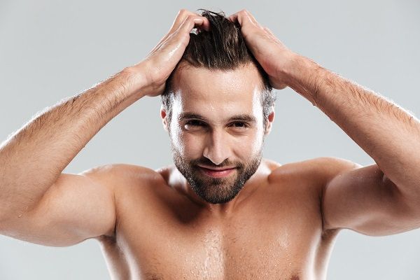 Va bene lavarsi i capelli tutti i giorni