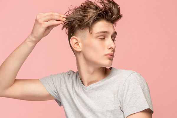 Nuovi stili di capelli lunghi.