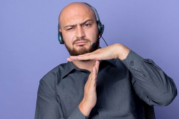 Caduta dei capelli causata dallo stress.