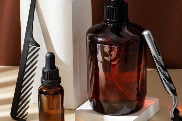 Strumenti che possono essere utilizzati per perfezionare l'aspetto della tua barba.