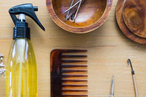 Prodotti per fissare i capelli, tagliarli, pettinarli e fissarli -Prodotti per fissare i capelli.